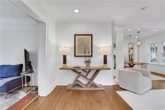 Building Photo - 355 8th St NE