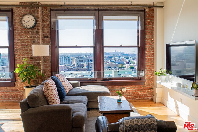 Foto del edificio - 460 S Spring St
