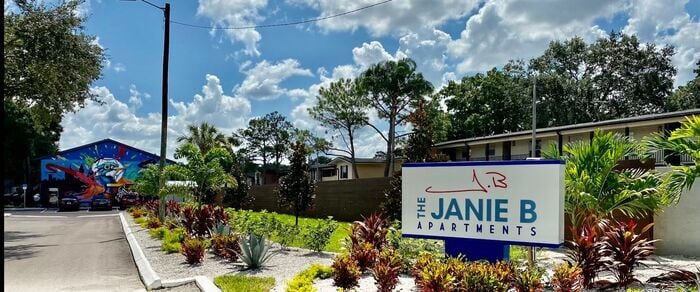 WAKE UP TO HILLSBOROUGH RIVER VIEWS IN THE HEART OF SEMINOLE HEIGHTS! - WAKE UP TO HILLSBOROUGH RIVER VIEWS IN THE HEART OF SEMINOLE HEIGHTS!