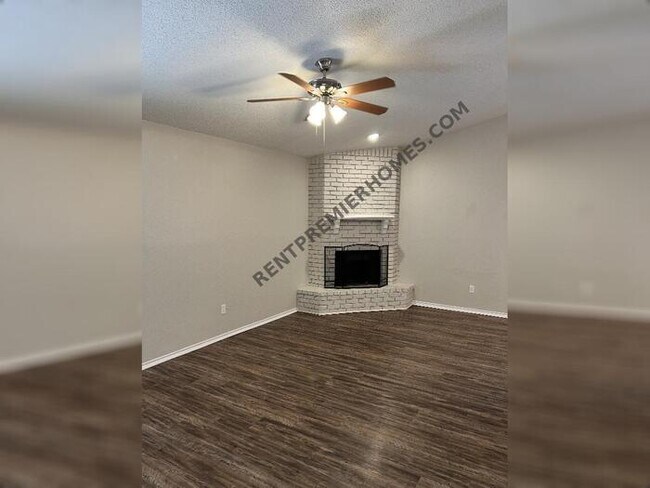 Building Photo - 2140 Harbor Dr