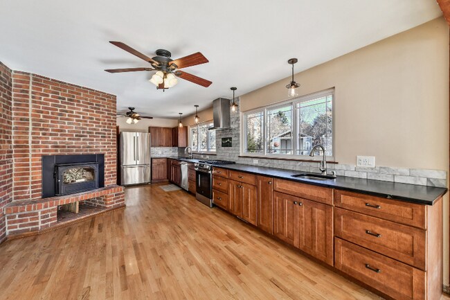 Foto del edificio - 2550 S Dahlia St