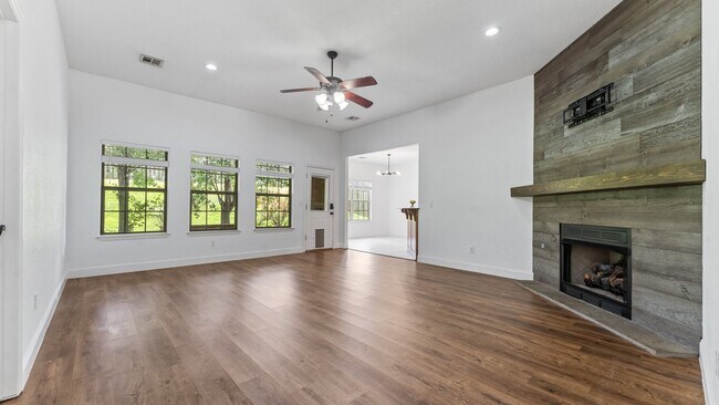 Foto del edificio - 410 Beasley Dr