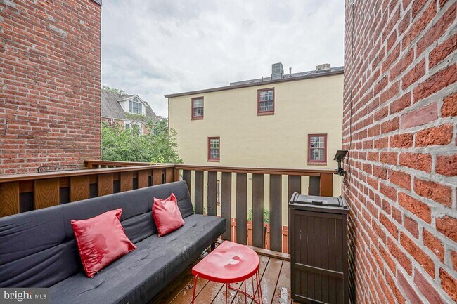 Building Photo - 510 S 11th St