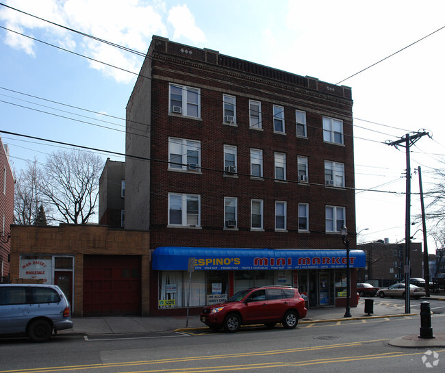 Building Photo - 6700 Park Ave