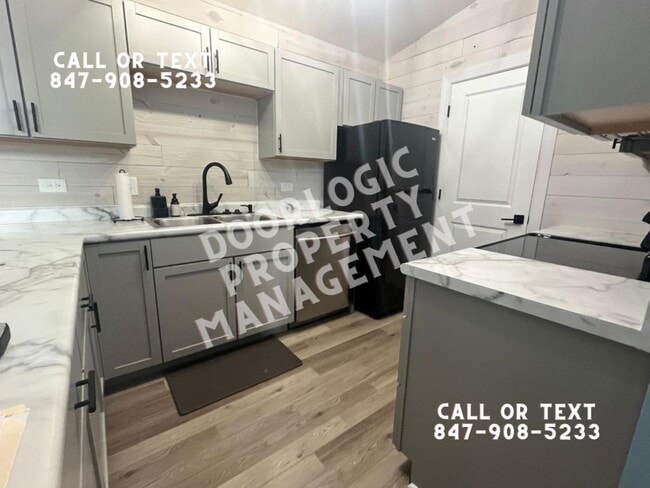 Building Photo - 1371 Cunat Ct