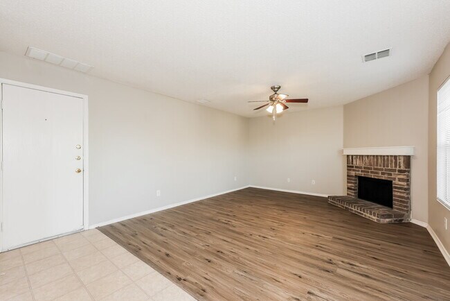 Foto del edificio - 4049 Golden Horn Ln