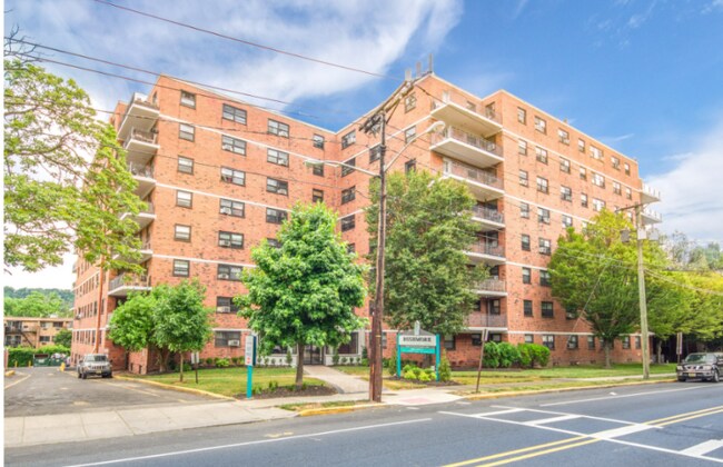 Foto del edificio - 749 Scotland Rd