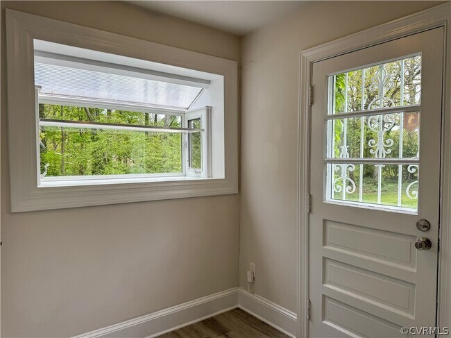 Building Photo - 2821 Nivram Rd