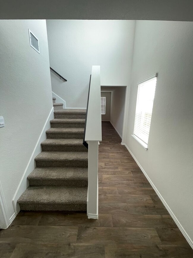 Building Photo - 13918 Whisper Bnd