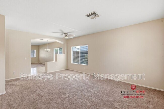 Building Photo - 3736 E Woodside Way