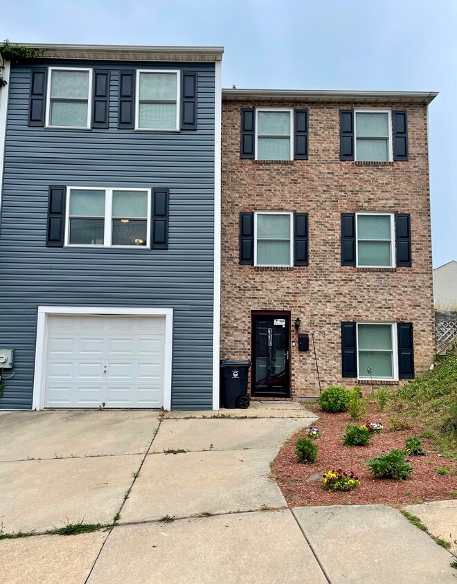 130 7th Ave, Wilmington, DE 19805 House for Rent in Wilmington, DE