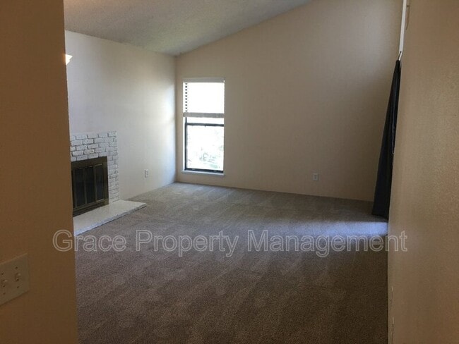 Building Photo - 6470 S Dayton St