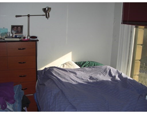 Building Photo - 483 Beacon St
