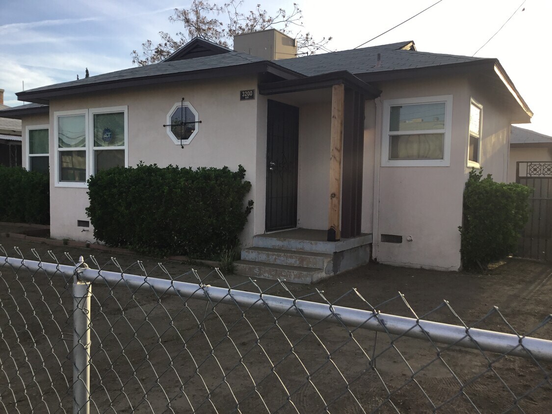 3200 Q St, Bakersfield, CA 93301 House Rental in Bakersfield, CA