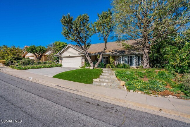 Building Photo - 2794 Parkview Dr