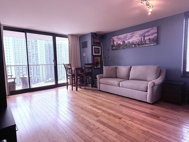Foto del edificio - 3660 N Lake Shore Dr