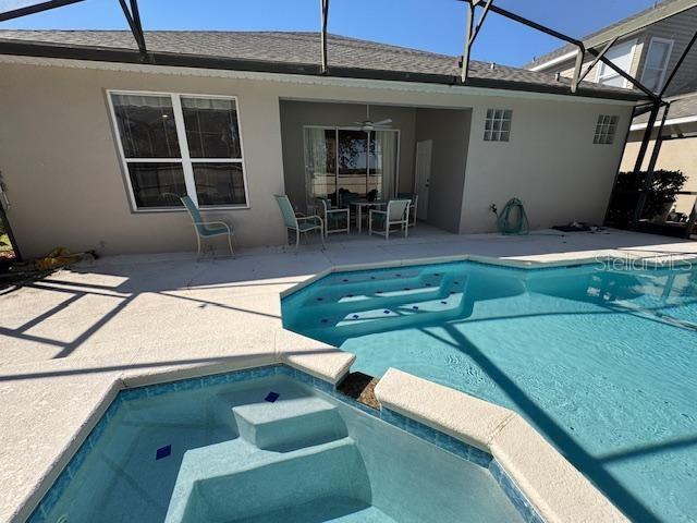 Building Photo - 8212 Fan Palm Way