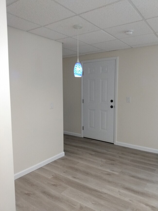 private entrance from covered parking - 9322 Hopi Trail