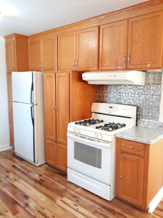 Foto del edificio - One level living *4Bed*2Bath Single Family Home. Available May 1!