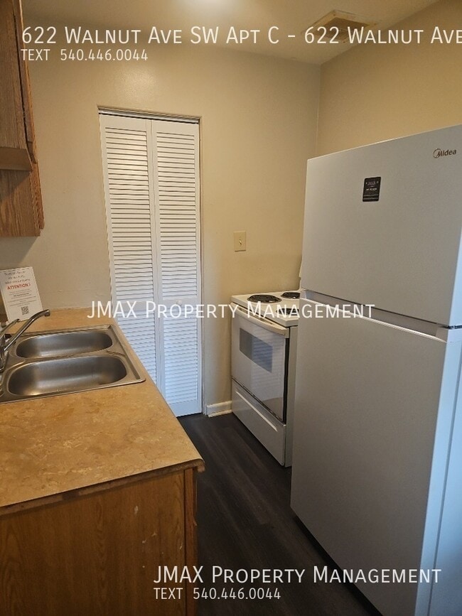 Building Photo - 622 Walnut Ave SW Apt C