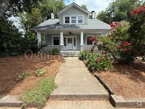 Building Photo - 617 S Green St