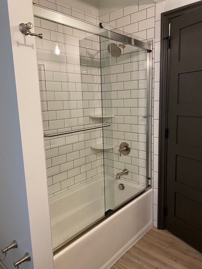 Building Photo - 102 S Main St