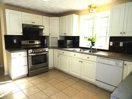 Kitchen - 17 Cottonwood Rd