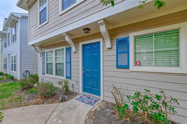 Building Photo - 5827 Silver Oak