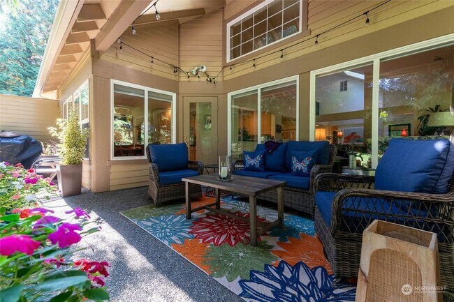 Building Photo - 9042 Gleneagle Dr