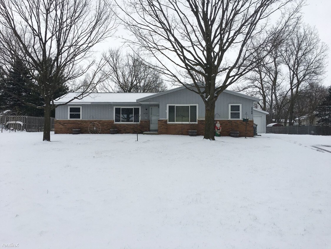 Primary Photo - 3 br, 1 bath Duplex - 2506 Miles Standish Dr