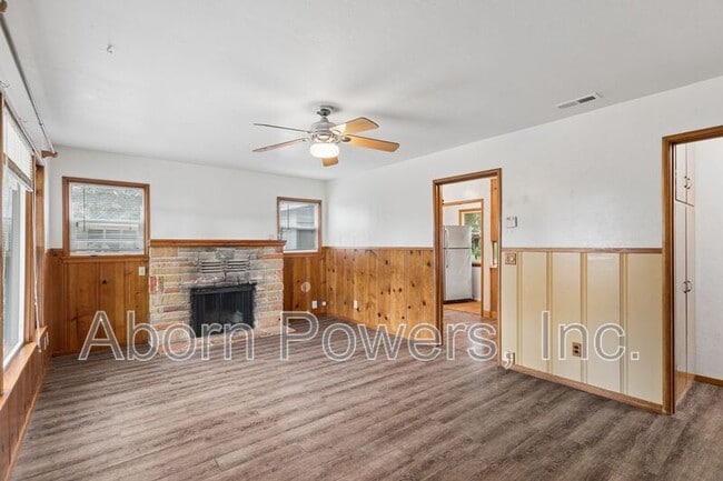 Building Photo - 1800 Tyrrel Ln