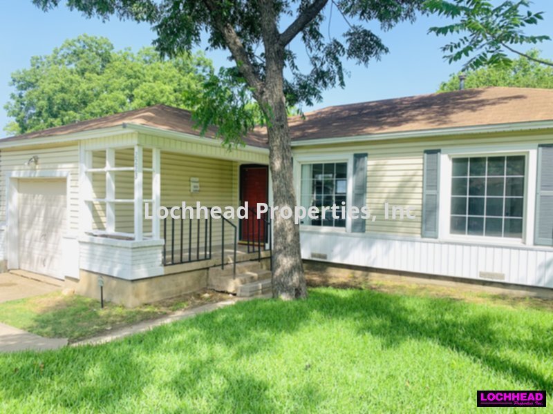 Primary Photo - ******2 BEDROOM IN CASA VIEW******** LAWN ...