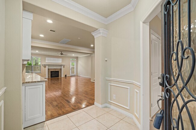 Building Photo - 1121 Beall Landing Ct