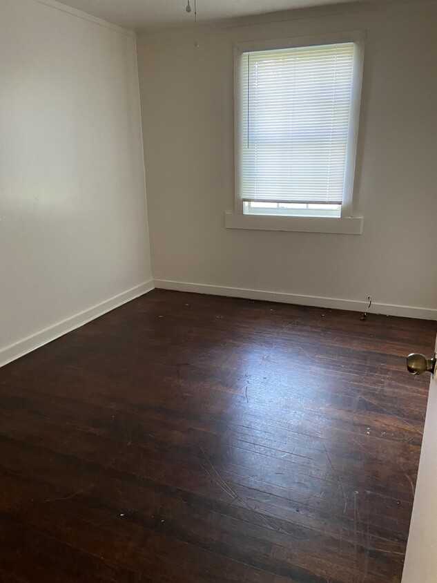 Building Photo - 2441 Knox Dr