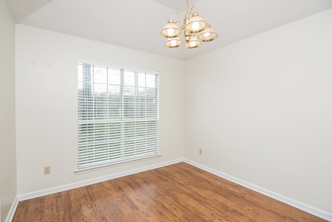 Building Photo - 6940 Brady Hill Dr