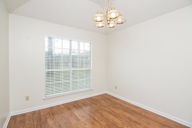 Foto del edificio - 6940 Brady Hill Dr