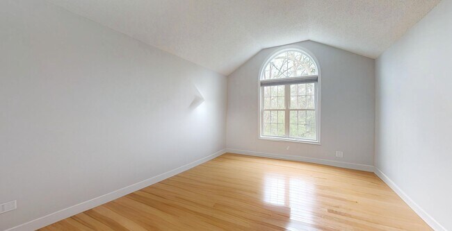 Foto del edificio - 8 Knollwood Ct