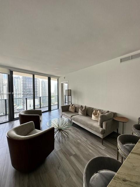Foto del edificio - 801 S Miami Ave