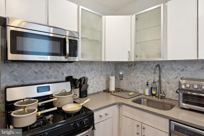 Foto del edificio - 2511 E Oakdale St