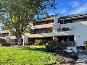 Building Photo - 5150 S Landing Dr
