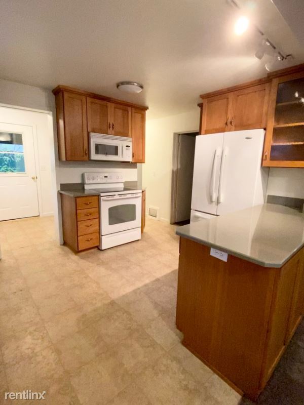 Foto del edificio - 1 br, 1 bath House - 825 W Honeysuckle Ave