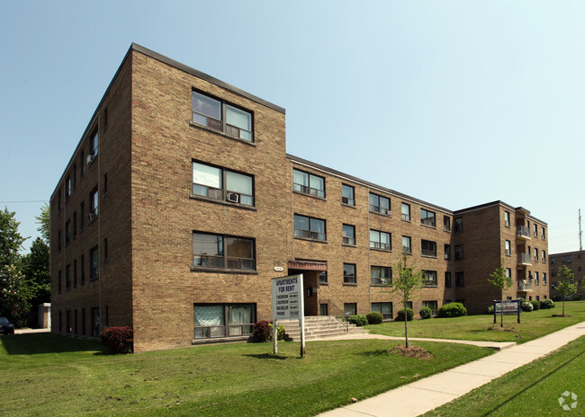 Primary Photo - 1589 Victoria Park Av
