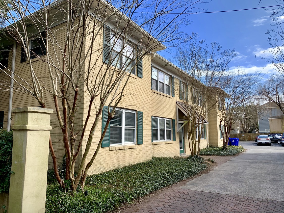 Foto principal - 117 Wentworth St