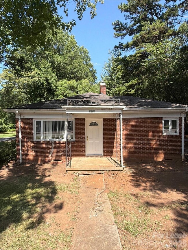 Building Photo - 3526 Eastway Dr