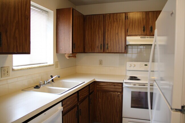 Building Photo - 3645 Butternut Dr