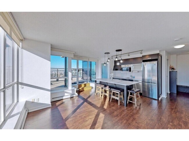 Photo du bâtiment - 10777 University Dr