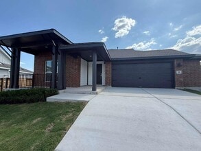Building Photo - 100 Dreyer