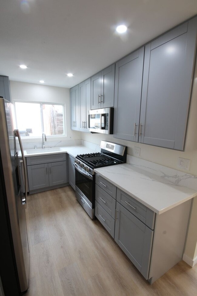 Building Photo - Updated 4-Bedroom Home