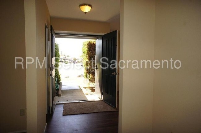 Building Photo - 5277 Eden View Dr