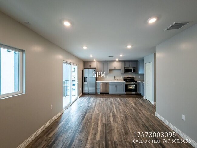 Foto del edificio - 5258 Denny Ave